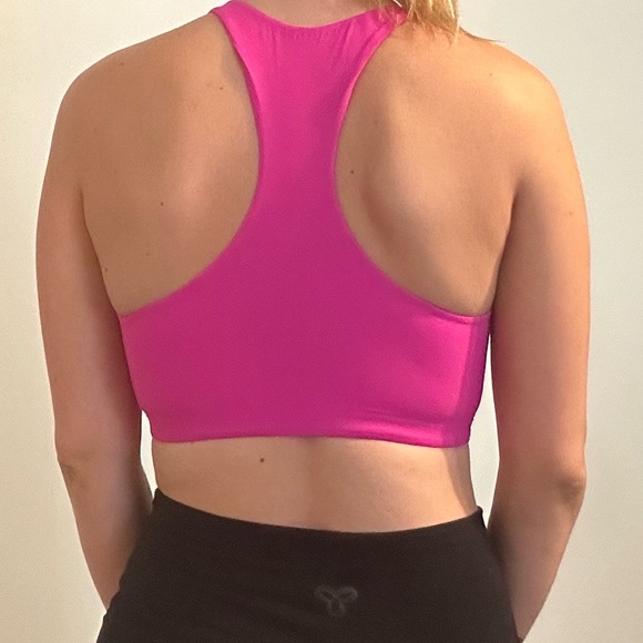 Skims “fits everybody” high neck bralette in fuschia - Picture 2 of 4